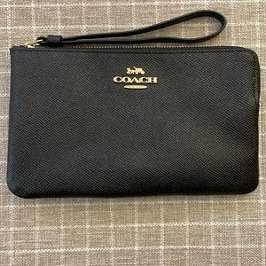 Coach Black Polished Pebble Leather Corner Zip Wristlet NWT